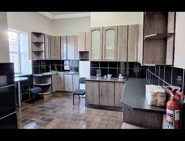 178M² BUILDING FOR SALE IN GQEBERHA CENTRAL